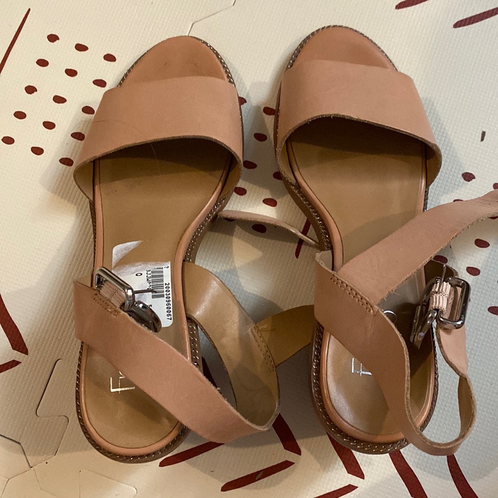 Franco Sarto Nude Leather Heels - Picture 1 of 7